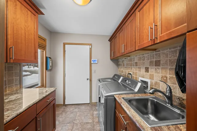 215 East Ryan Court, Arlington Heights, IL 60005