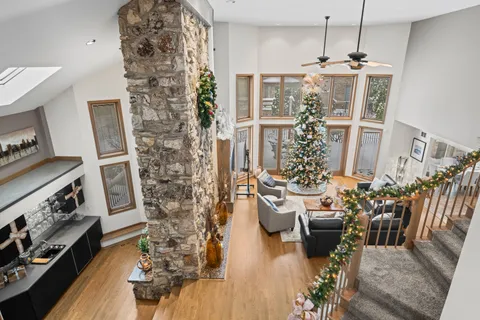 215 East Ryan Court, Arlington Heights, IL 60005