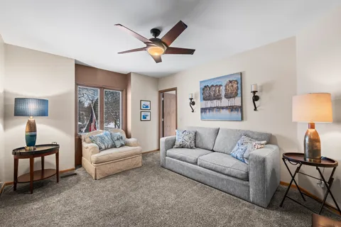 215 East Ryan Court, Arlington Heights, IL 60005