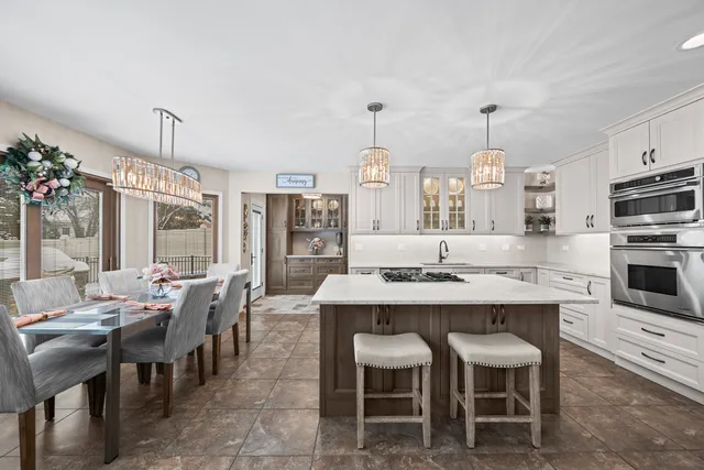 215 East Ryan Court, Arlington Heights, IL 60005