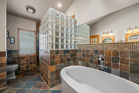 215 East Ryan Court, Arlington Heights, IL 60005