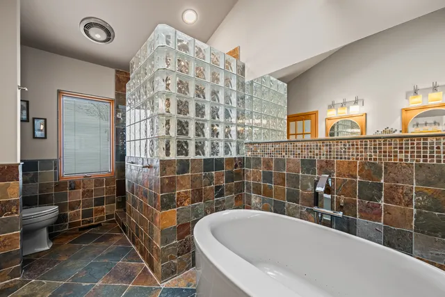 215 East Ryan Court, Arlington Heights, IL 60005