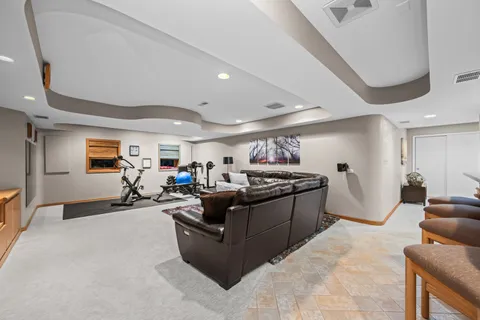 215 East Ryan Court, Arlington Heights, IL 60005