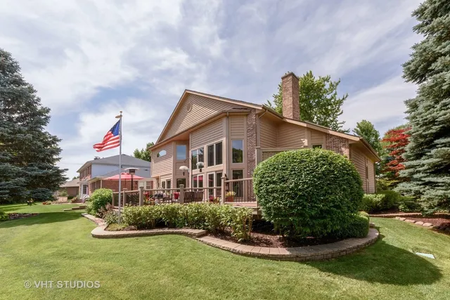 215 East Ryan Court, Arlington Heights, IL 60005