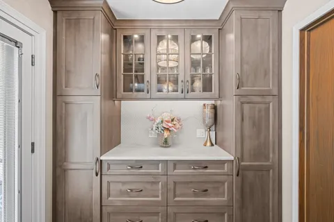 215 East Ryan Court, Arlington Heights, IL 60005