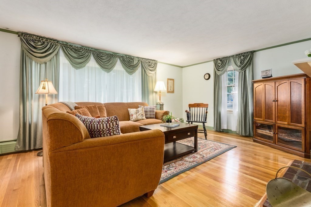 124 Prospect Street Reading, MA 01867 - Photo 12 of 37 Gallery Image 12