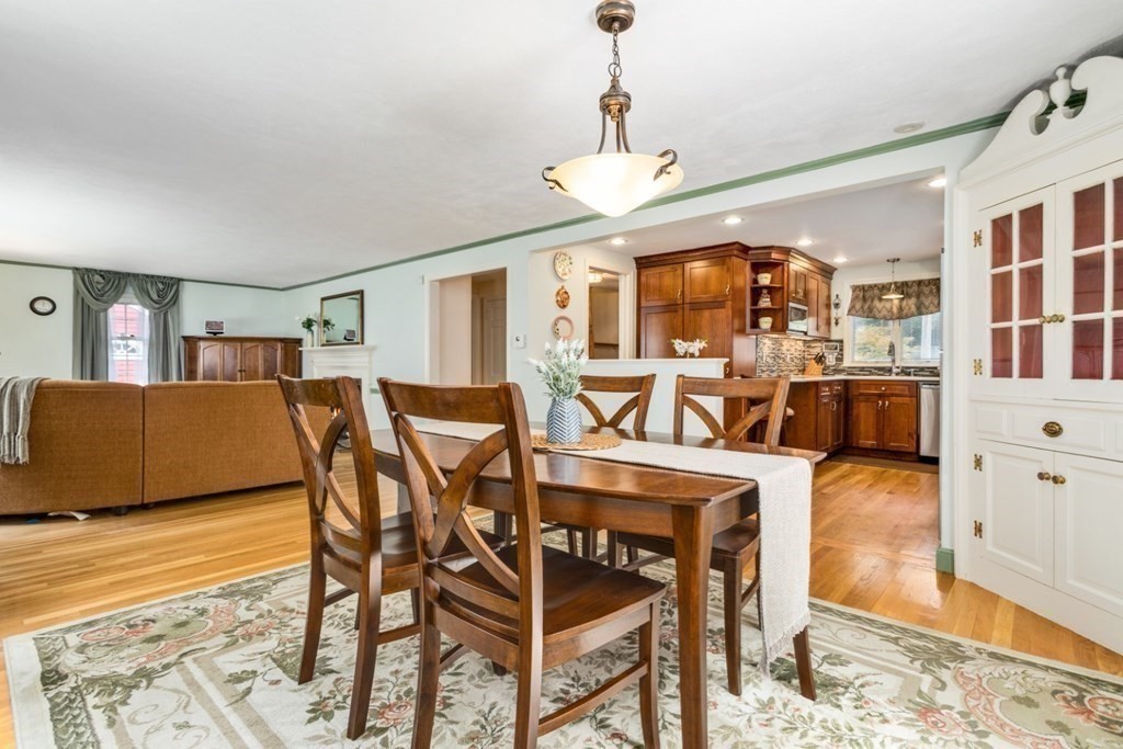 124 Prospect Street Reading, MA 01867 - Photo 14 of 37 Gallery Image 14