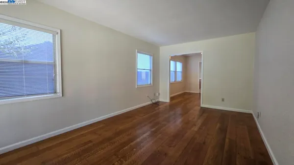 $3,300 | 702 Solano Avenue, Albany, CA 94706