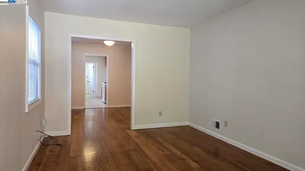 $3,300 | 702 Solano Avenue, Albany, CA 94706
