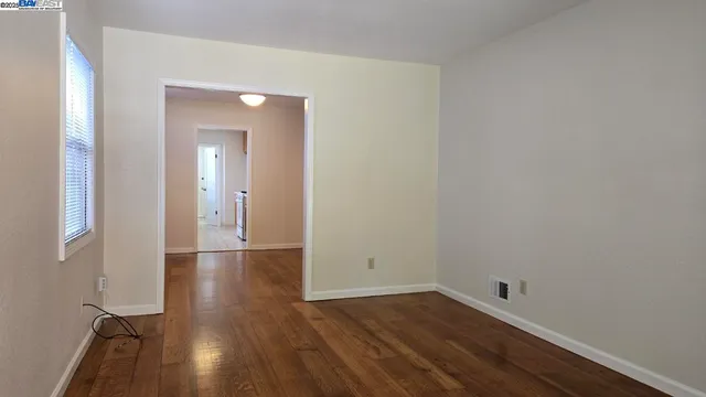 $3,300 | 702 Solano Avenue, Albany, CA 94706