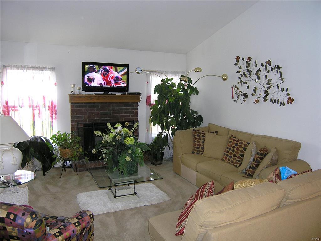 2327 Kratky Road, Unit C St. Louis, MO 63114 - Photo 2 of 10