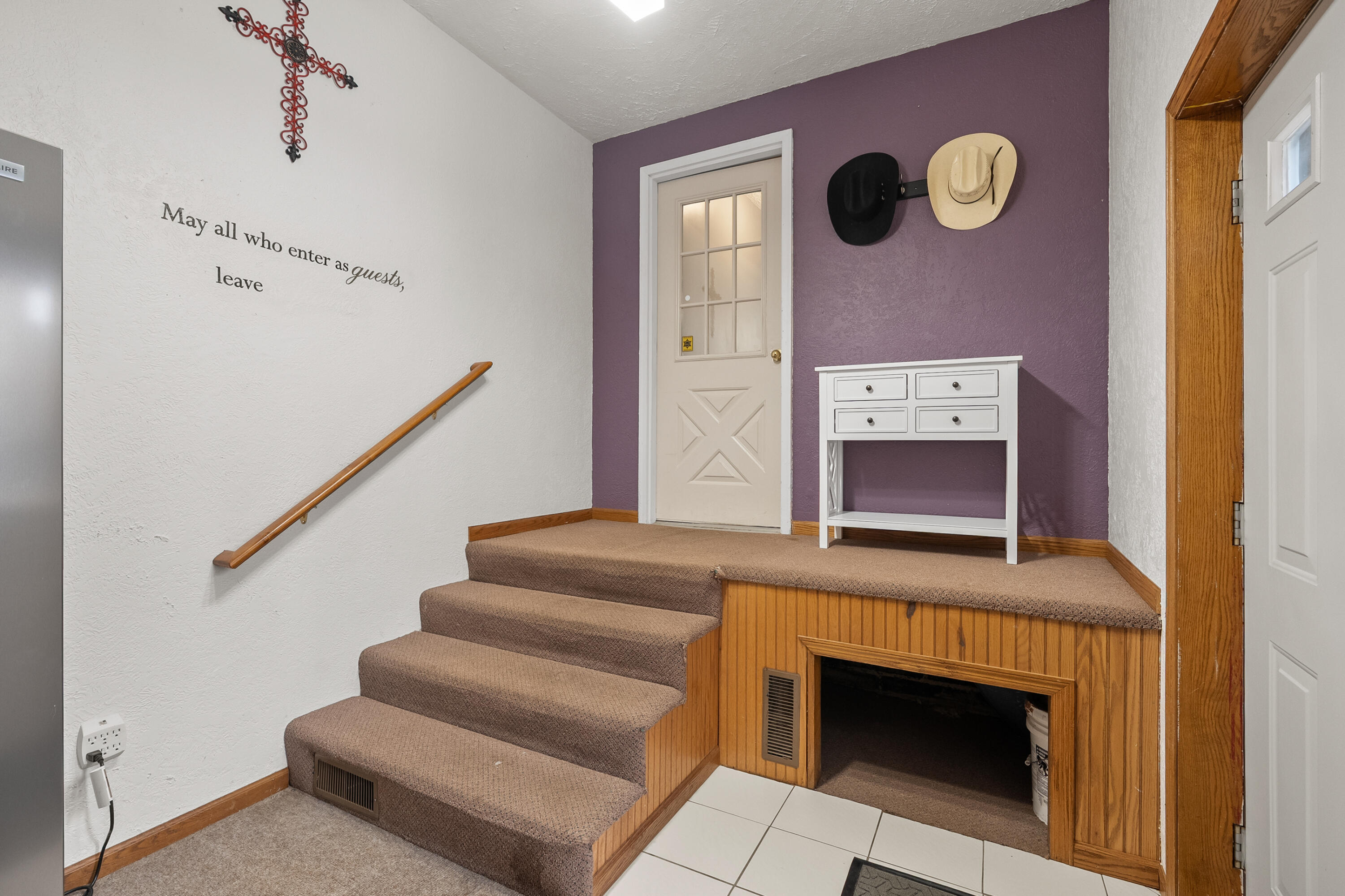 13950 Brady Road Bellevue, MI 49021 - Photo 2 of 49 Mudroom