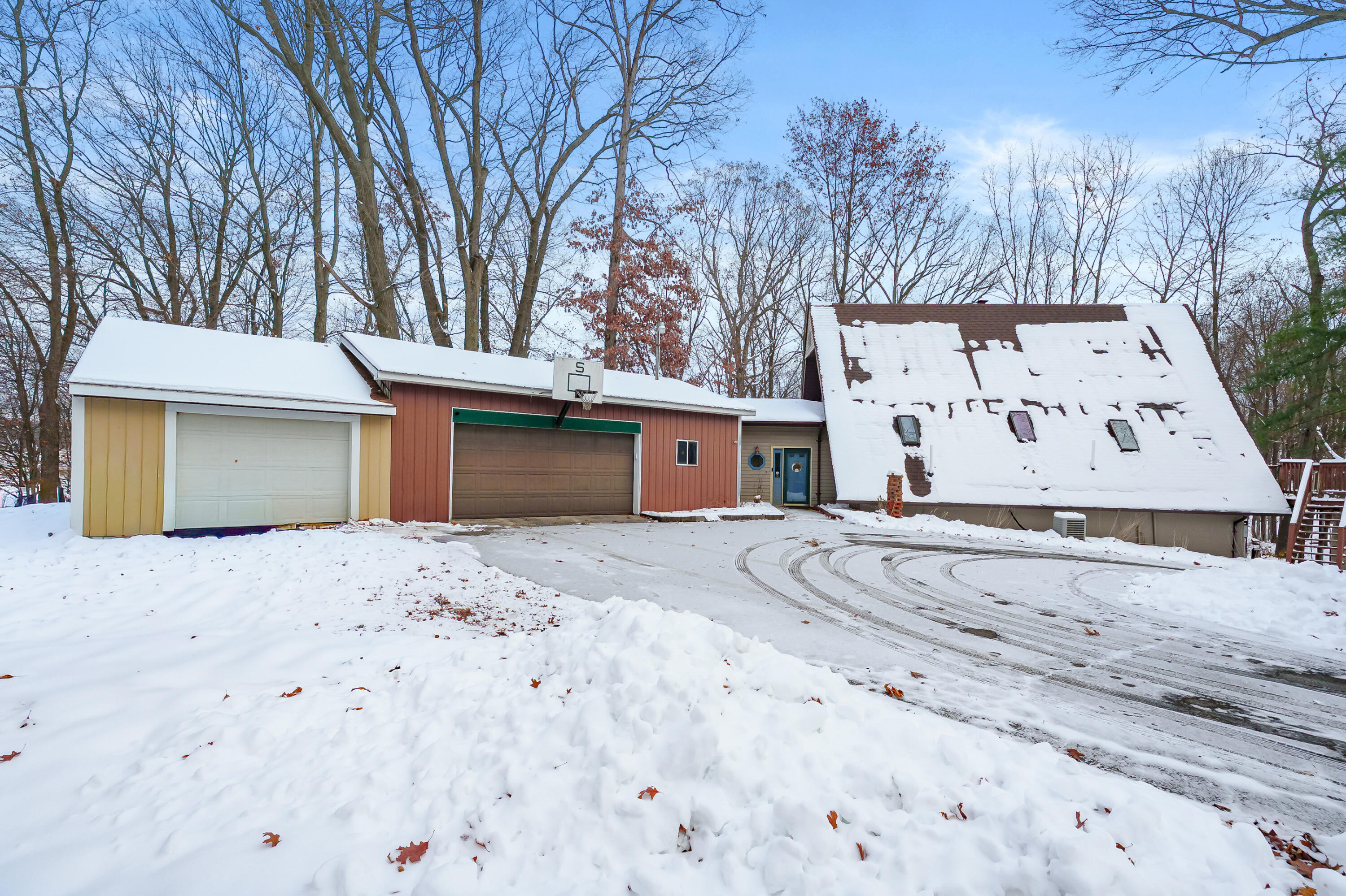 13950 Brady Road Bellevue, MI 49021 - Photo 33 of 49 Plenty of storage