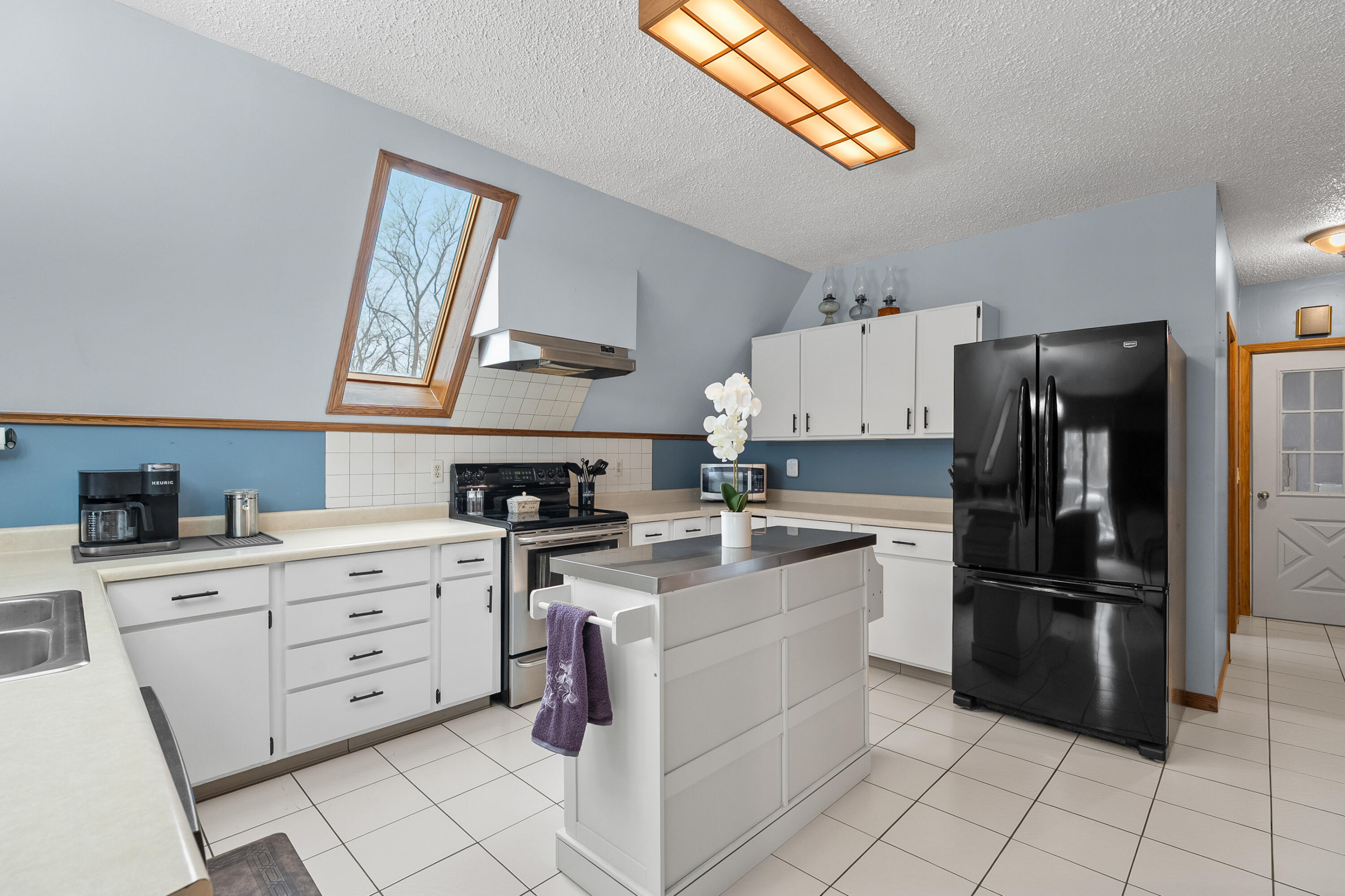 13950 Brady Road Bellevue, MI 49021 - Photo 9 of 49 Natural light