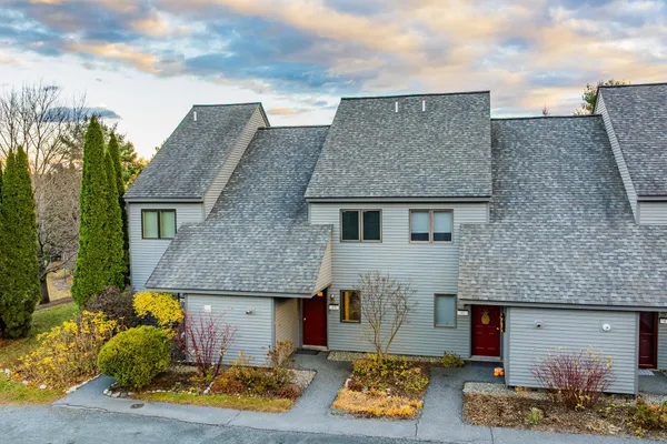 $322,500 | 36 Juniper Drive, Unit 6B, Hartford, VT 05001