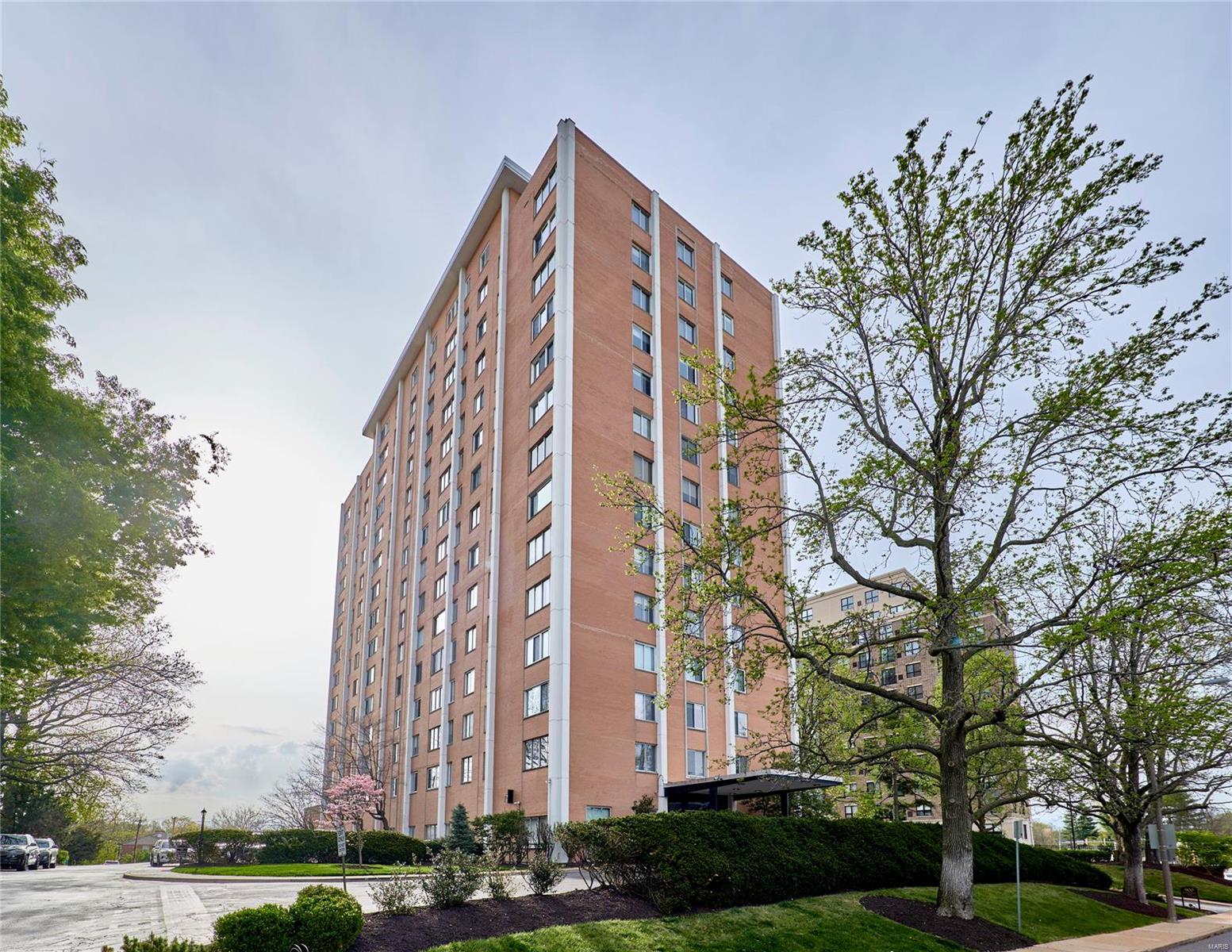 900 South Hanley Road, Unit 7A St. Louis, MO 63105 - Photo 1 of 50 Gallery Image 1