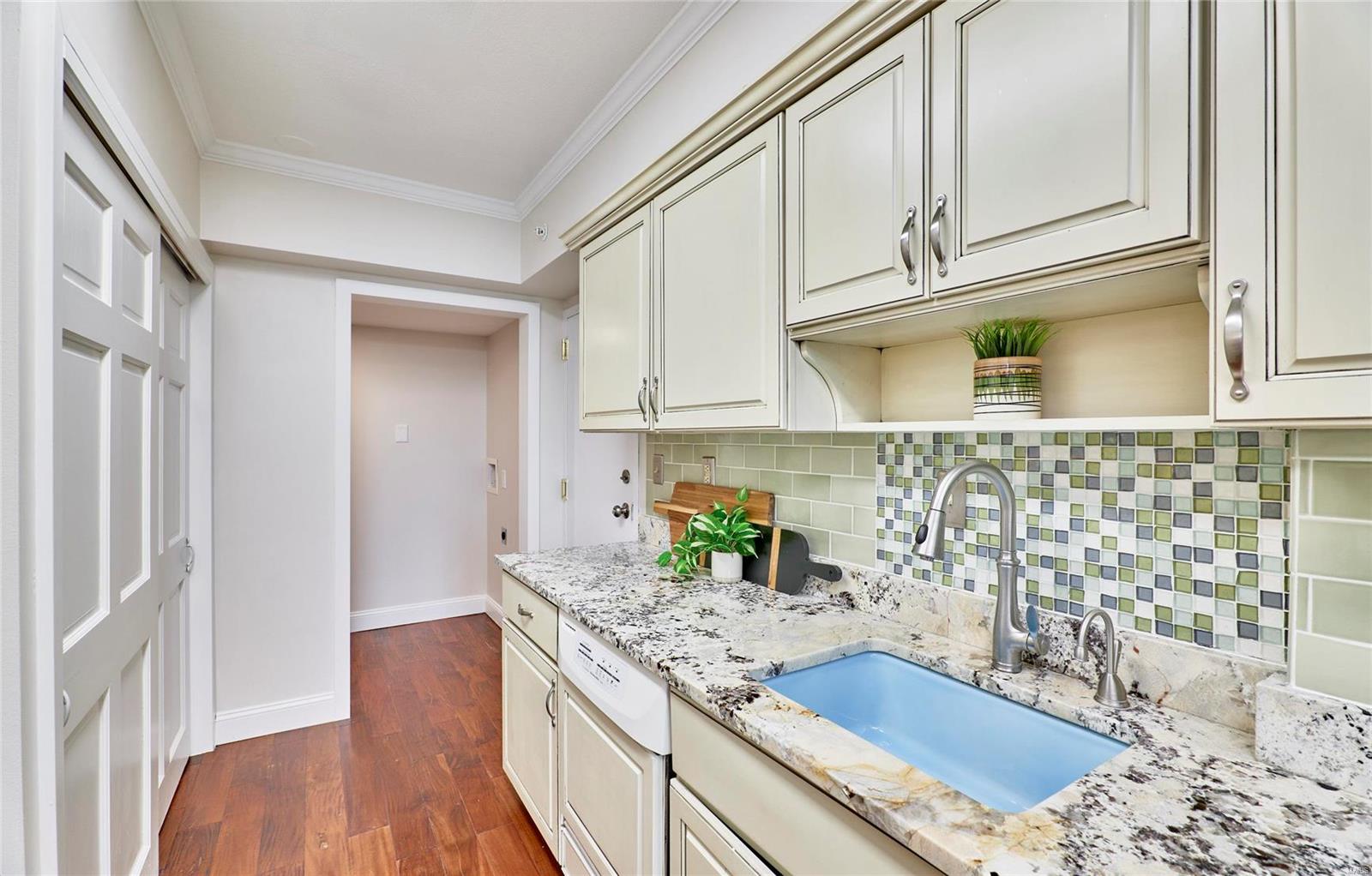 900 South Hanley Road, Unit 7A St. Louis, MO 63105 - Photo 23 of 50 Gallery Image 23