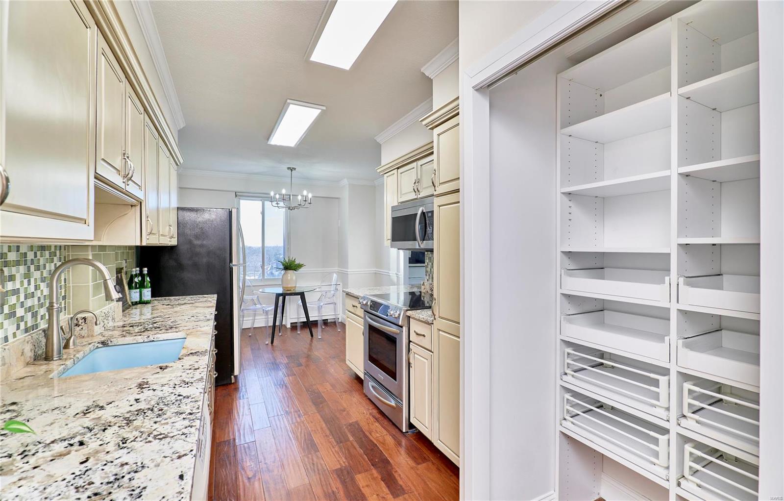 900 South Hanley Road, Unit 7A St. Louis, MO 63105 - Photo 25 of 50 Gallery Image 25