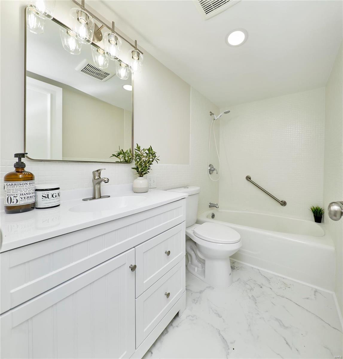 900 South Hanley Road, Unit 7A St. Louis, MO 63105 - Photo 28 of 50 Gallery Image 28