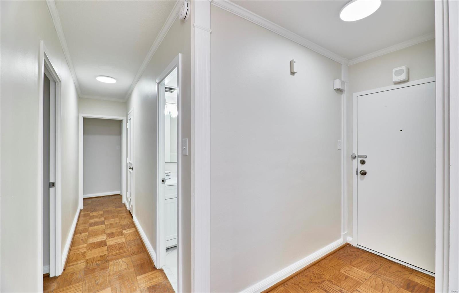 900 South Hanley Road, Unit 7A St. Louis, MO 63105 - Photo 10 of 50 Gallery Image 10