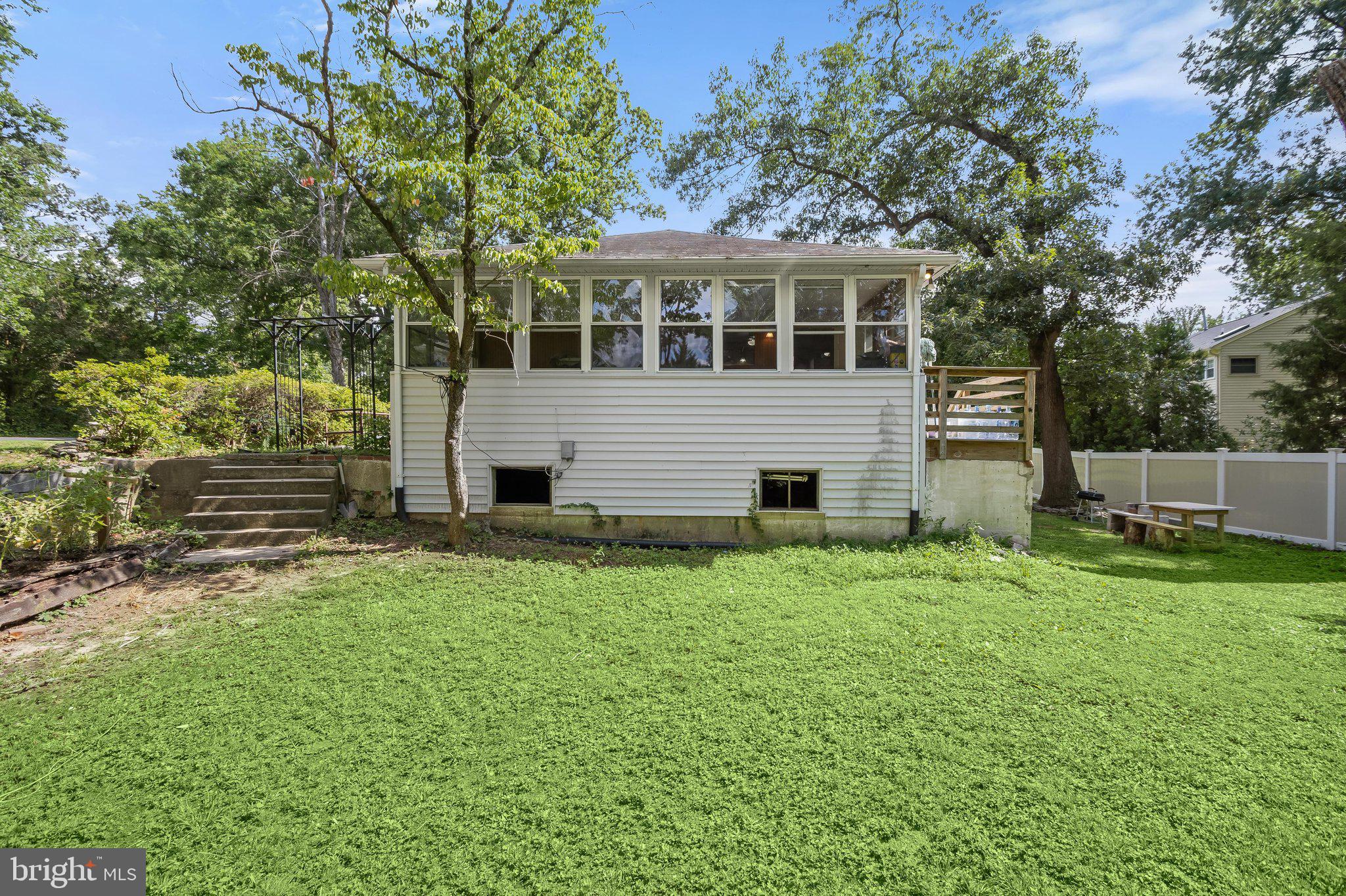 7116 Neuman Street Springfield, VA 22150 - Photo 27 of 31 Side Yard