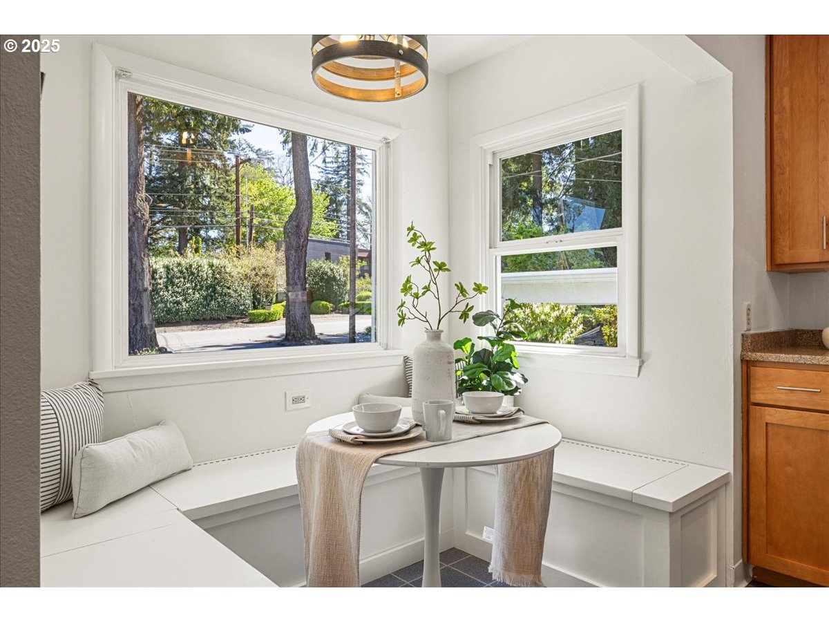 5903 Southwest Old Scholls Ferry Road Portland, OR 97225 - Photo 11 of 36 Gallery Image 11
