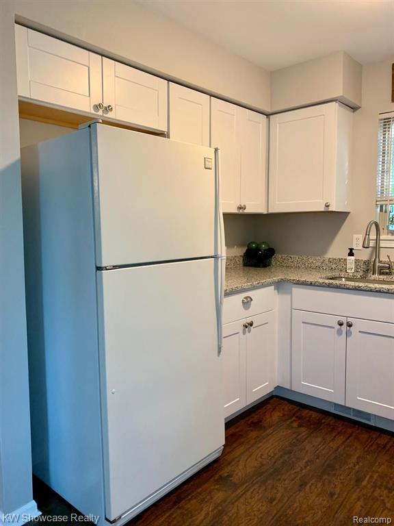 702 South Milford Road Milford, MI 48381 - Photo 6 of 43
