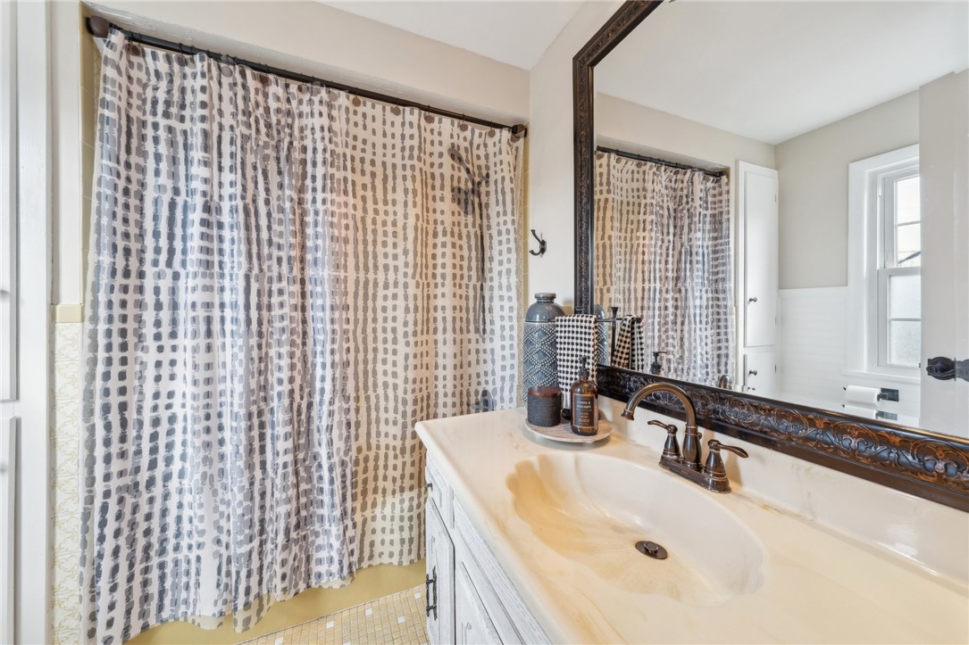 423 Wimbledon Road Irondequoit, NY 14617 - Photo 26 of 50