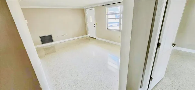 $2,000 | 68 Lake Shore Drive, Palm Harbor, FL 34684