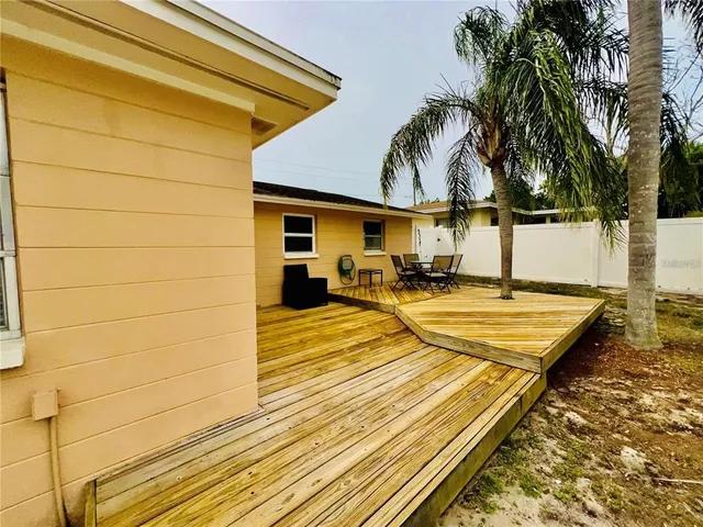 $2,000 | 68 Lake Shore Drive, Palm Harbor, FL 34684