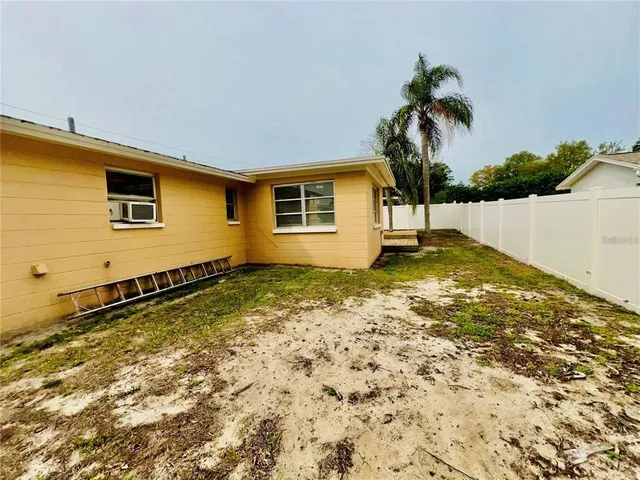 $2,000 | 68 Lake Shore Drive, Palm Harbor, FL 34684