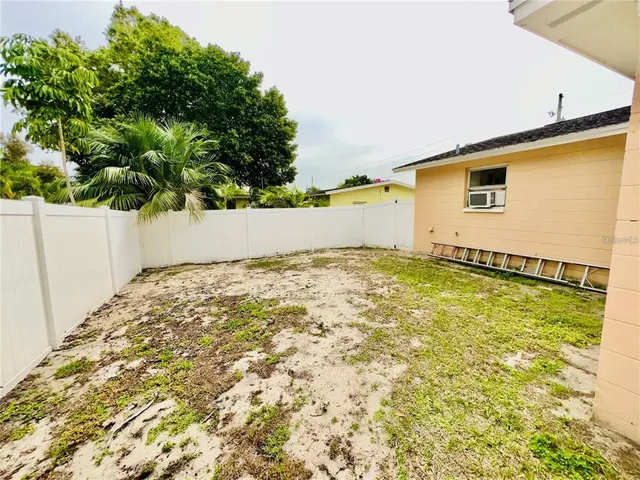 $2,000 | 68 Lake Shore Drive, Palm Harbor, FL 34684