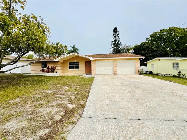 $2,000 | 68 Lake Shore Drive, Palm Harbor, FL 34684