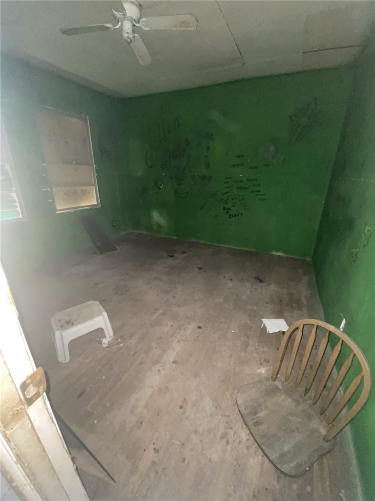 629 Southwest 7th Street Premont, TX 78375 - Photo 9 of 12 a view of a livingroom with furniture