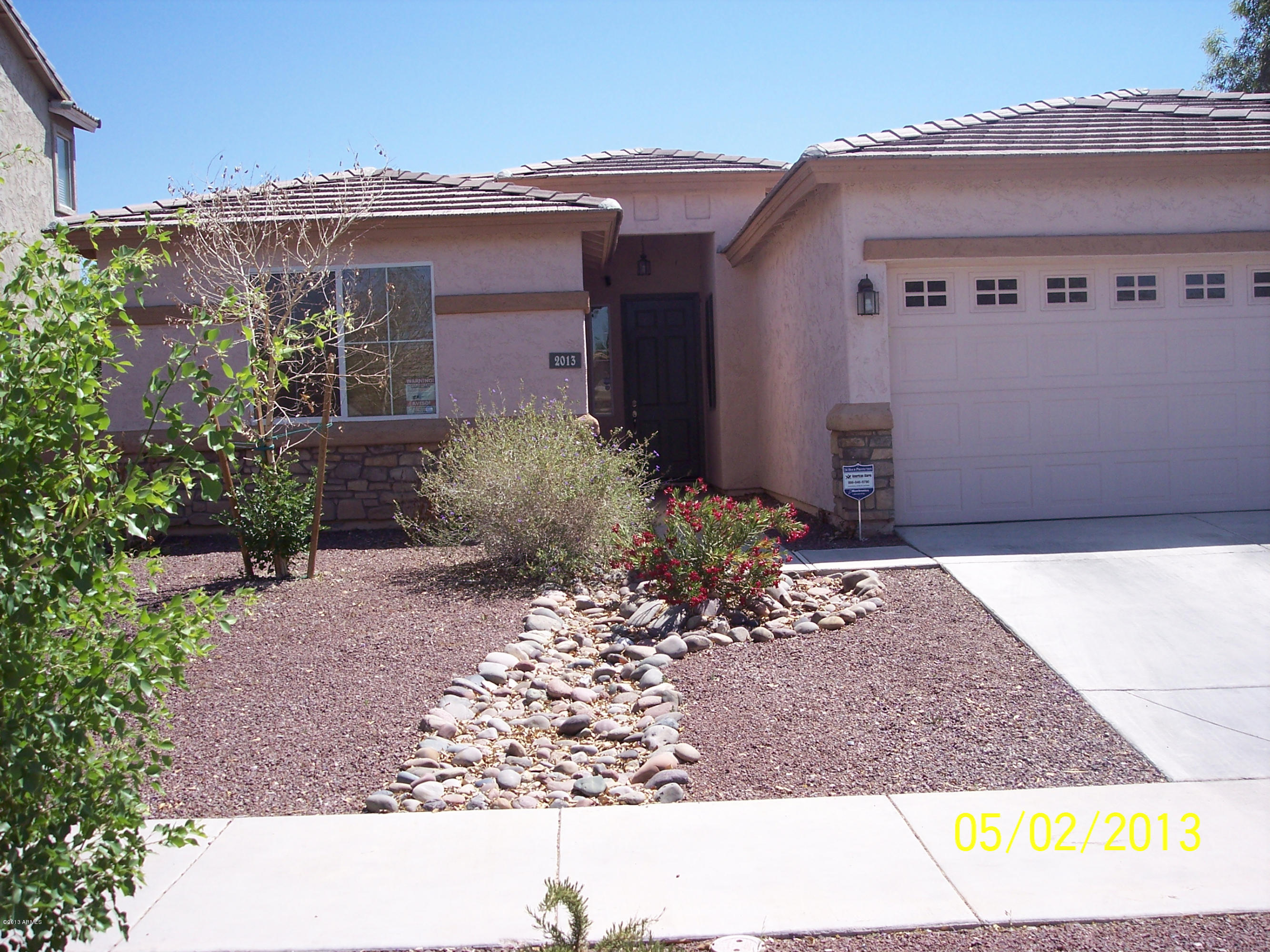 2013 West Carter Road Phoenix, AZ 85041 - Photo 1 of 33 088