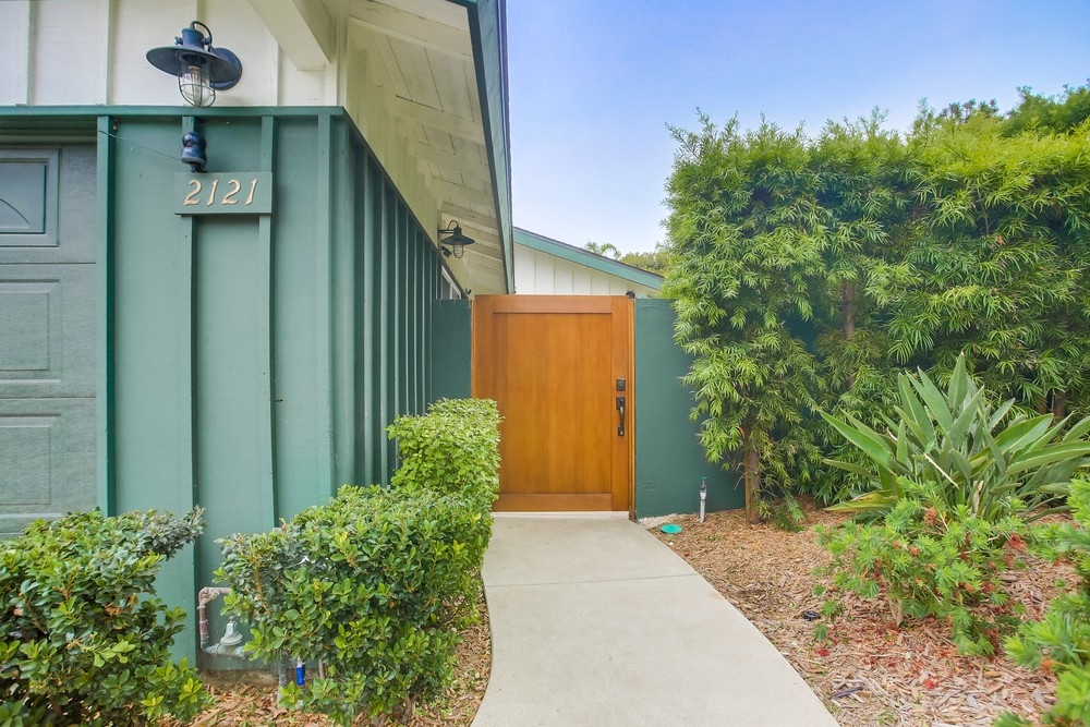 2121 Del Mar Heights Road Del Mar, CA 92014 - Photo 4 of 25 Gallery Image 4