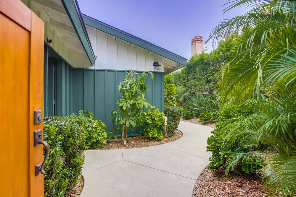2121 Del Mar Heights Road Del Mar, CA 92014 - Photo 5 of 25 Gallery Image 5