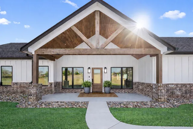 $895,000 | 11848 Farm To Market 241, Alto, TX 75925