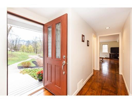 22 Andrews Road Topsfield, MA 01983 - Photo 4 of 25 Gallery Image 4