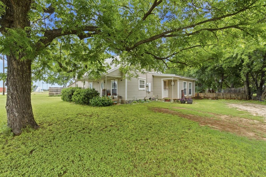 302 Tower Road Rio Vista, TX 76093 - Photo 4 of 29