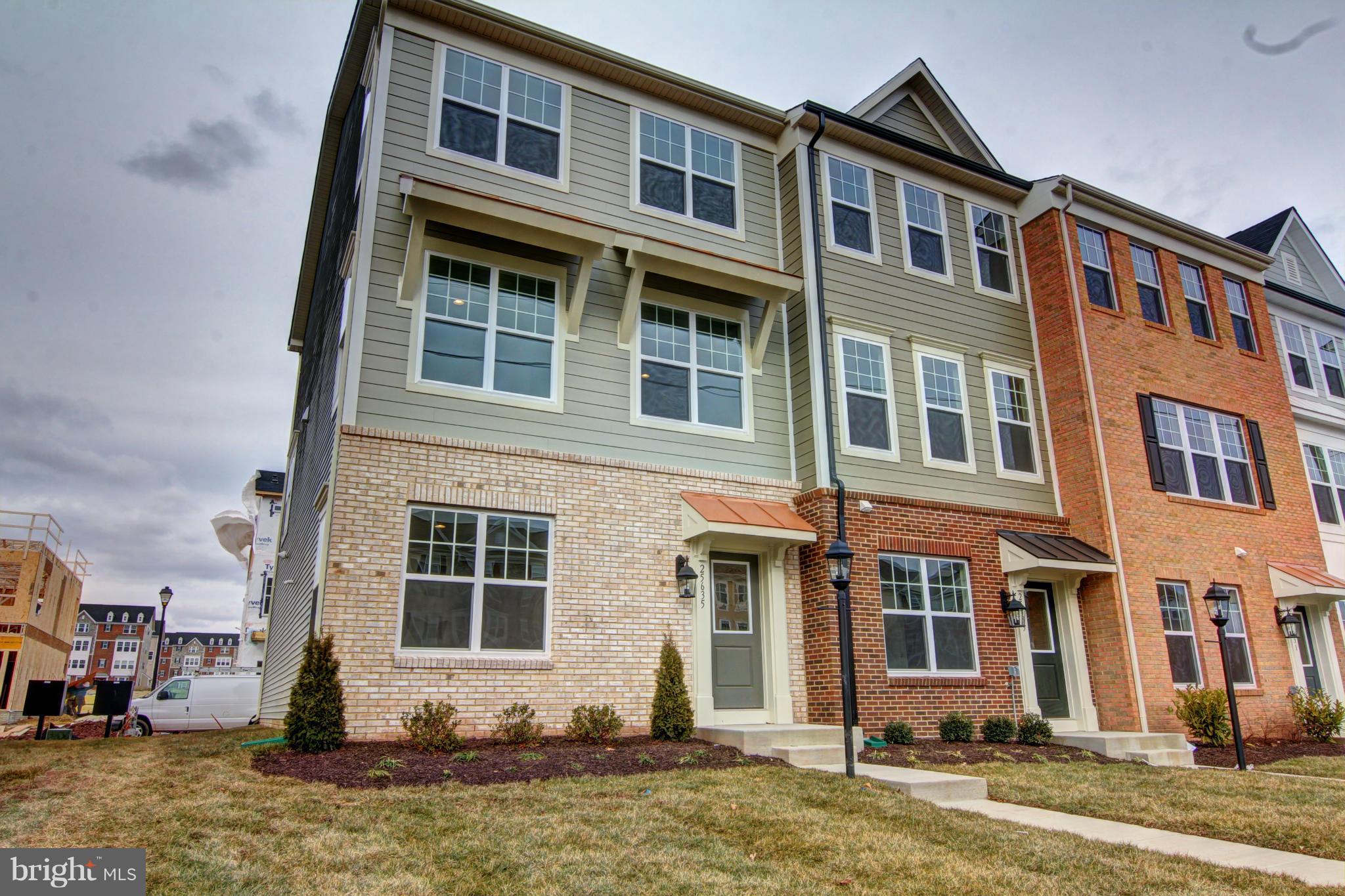 25635 Pleasant Valley Road Chantilly, VA 20152 - Photo 1 of 2 Exterior (Front)