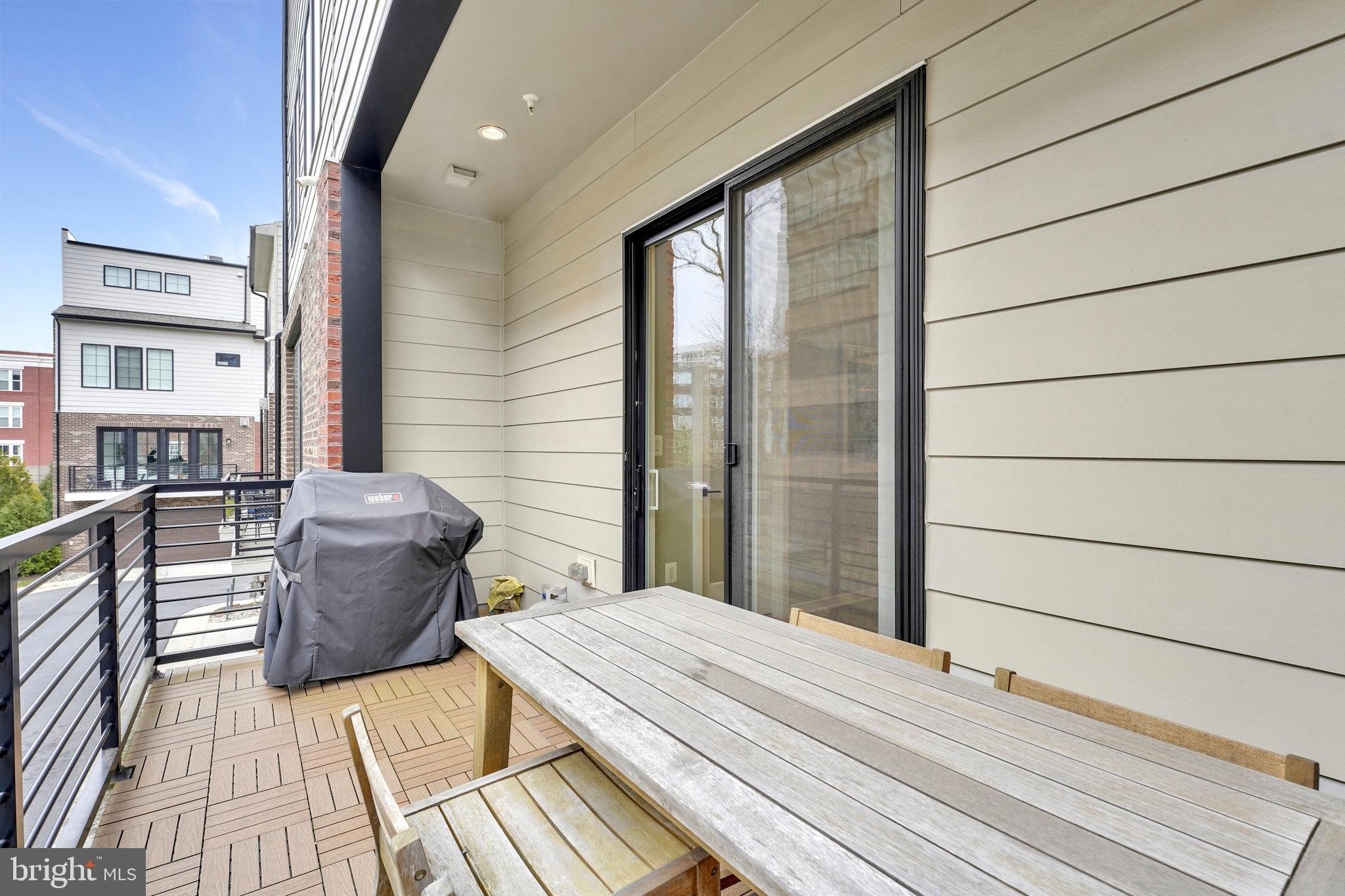 11716 Paysons Way Reston, VA 20191 - Photo 12 of 34 a view of balcony with couch