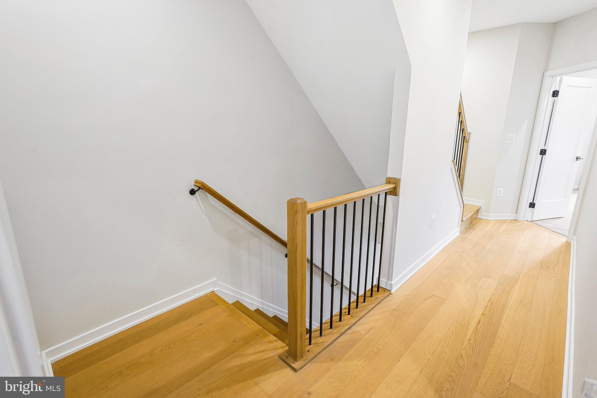 11716 Paysons Way Reston, VA 20191 - Photo 18 of 34 a view of a hallway with entryway