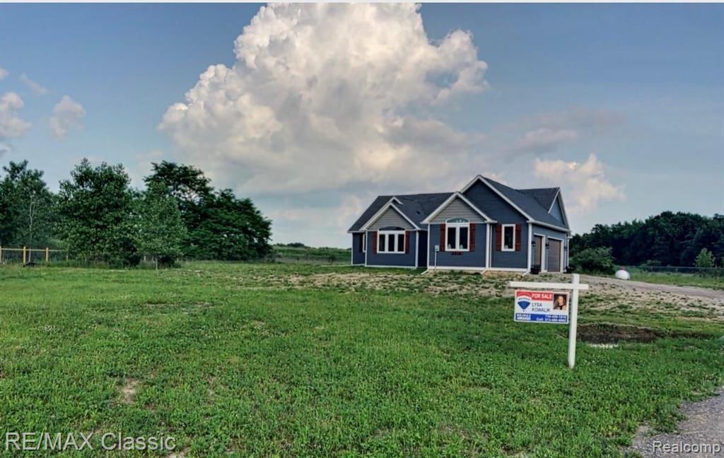 2816 Fisher Road Howell, MI 48855 - Photo 1 of 38