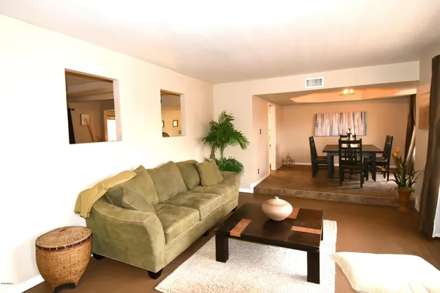 $3,500 | 10008 North 33rd Place, Phoenix, AZ 85028