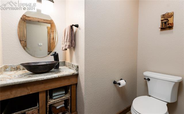 527 Paradiso Road Divide, CO 80814 - Photo 17 of 36 Guest Bath
