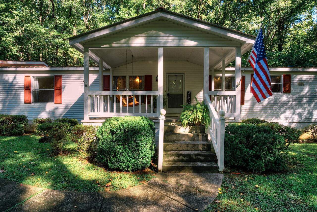 295 Davis Road Toccoa, GA 30577 - Photo 1 of 1 a front view of a house with a yard