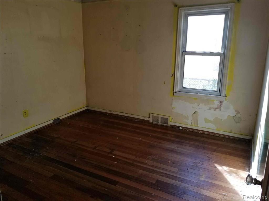 9034 Rutland Street Detroit, MI 48228 - Photo 14 of 23 9034 Rutland13.jpg