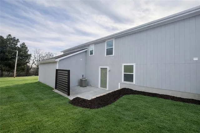 $475,000 | 616-618 North Hocker Avenue, Independence, MO 64050