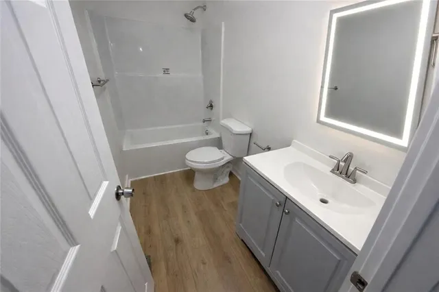 $475,000 | 616-618 North Hocker Avenue, Independence, MO 64050